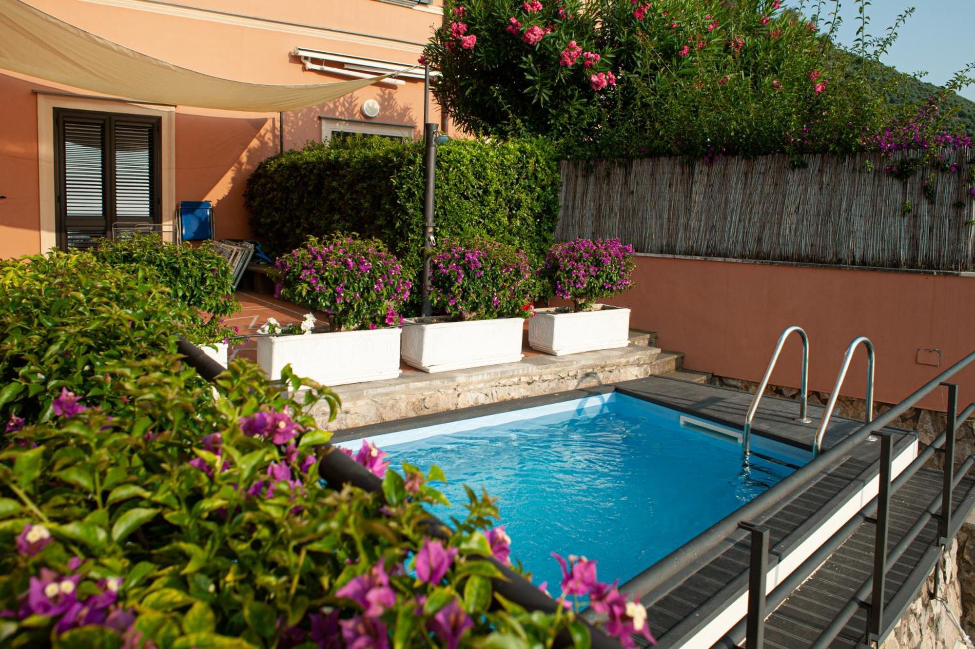 Villa Margi Вико Екуензе Екстериор снимка