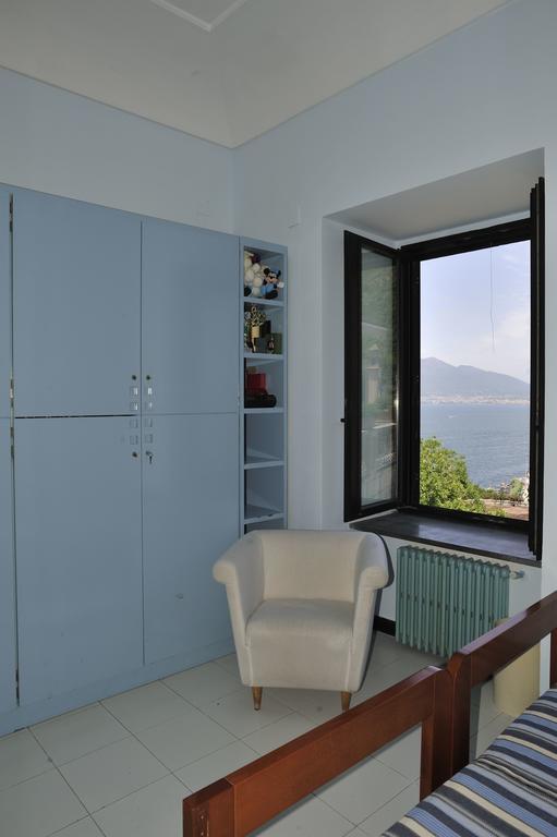 Villa Margi Вико Екуензе Стая снимка