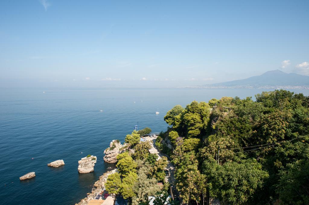 Villa Margi Вико Екуензе Екстериор снимка