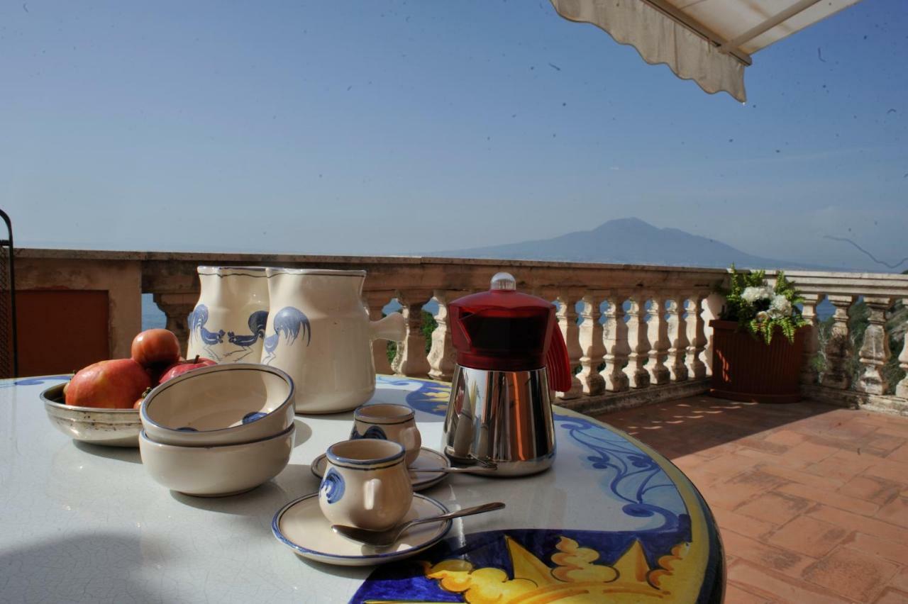 Villa Margi Вико Екуензе Екстериор снимка